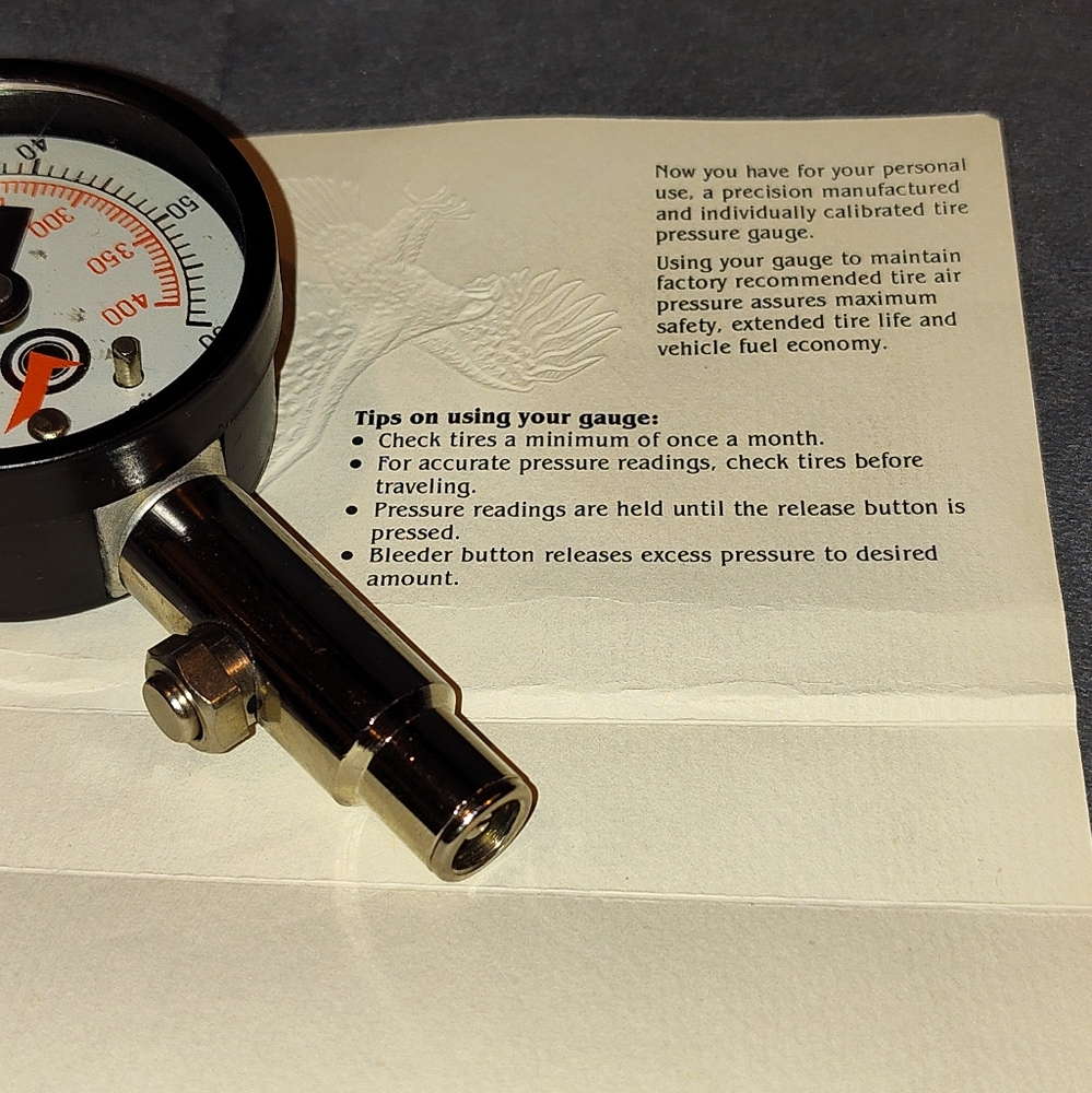 NEW COLLECTIBLE ACME DUAL SCALE DIAL TIRE AIR PRESSURE GAUGE IN BOX - Picture 4 of 11